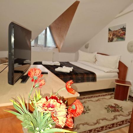 Hotel Casa Boiereasca Iasi Esterno foto