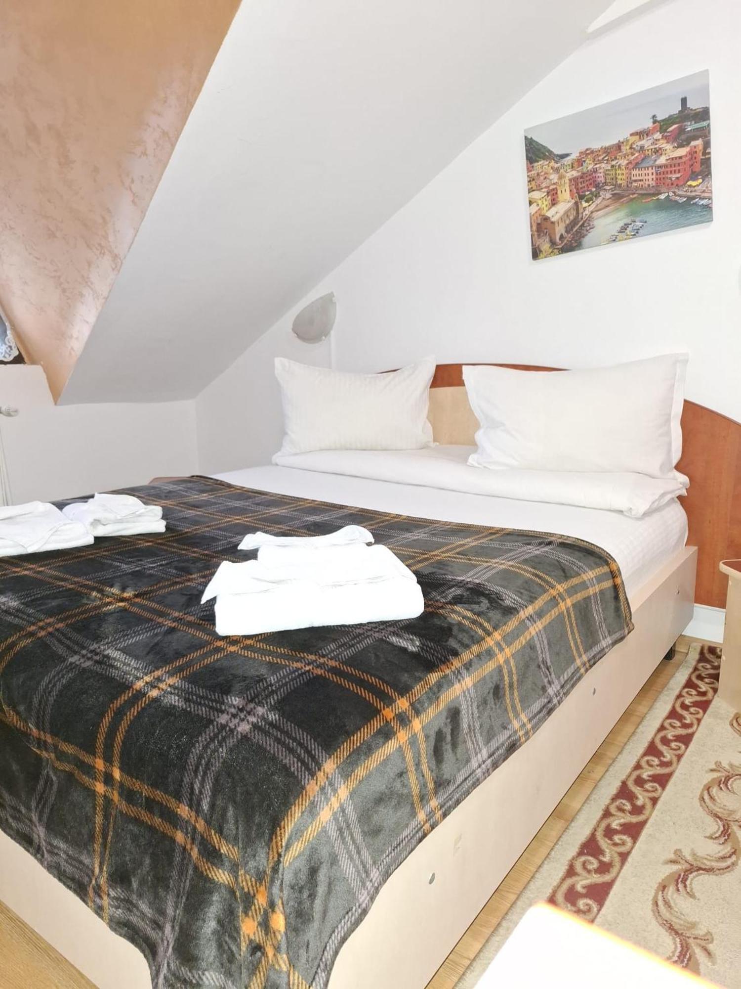 Hotel Casa Boiereasca Iasi Esterno foto
