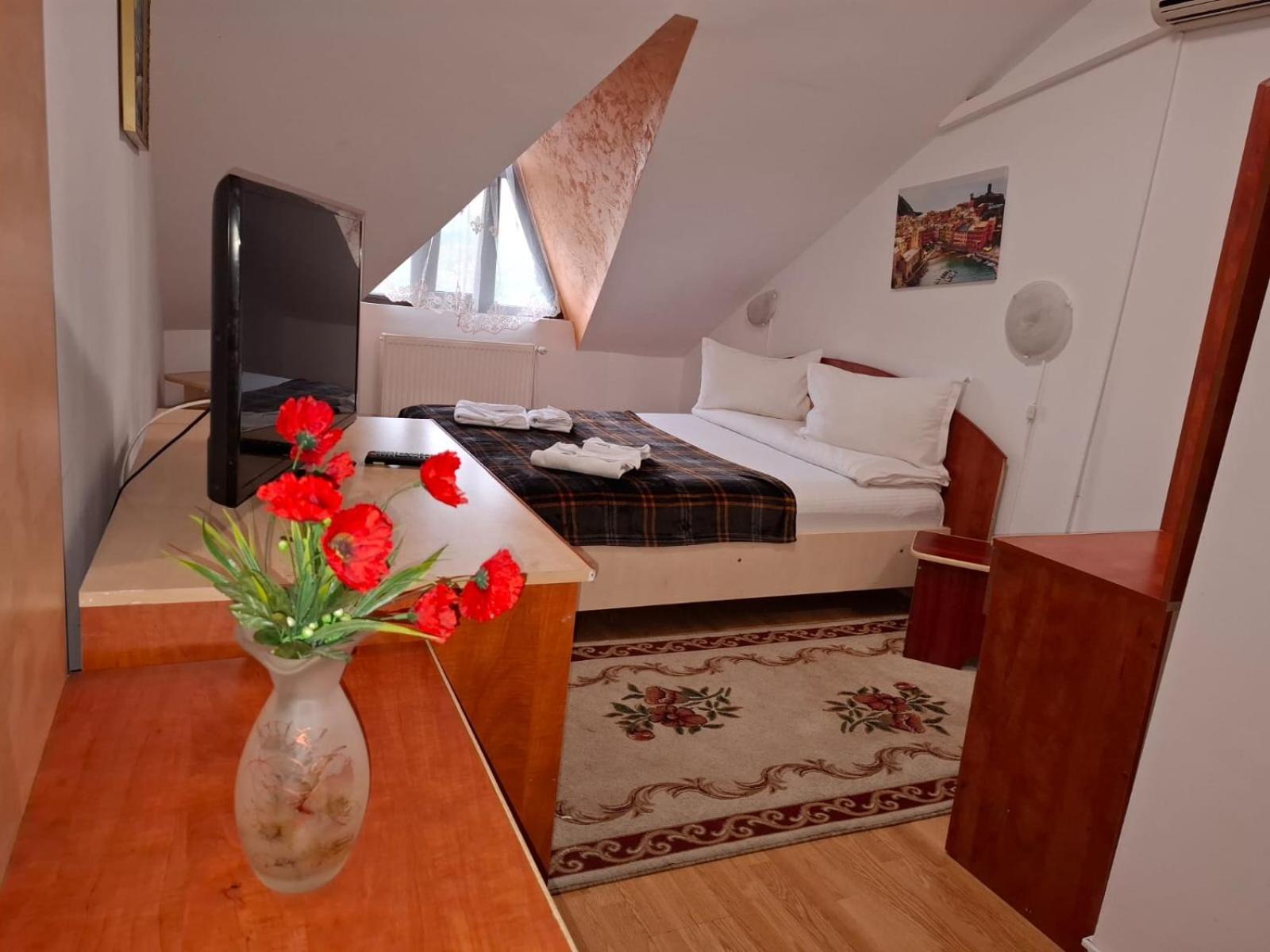 Hotel Casa Boiereasca Iasi Esterno foto